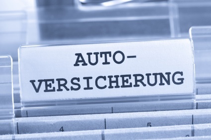 KFZ Versicherung - ein Vergleich lohnt sich - abschleppdienst angebot auszahlung auto autounfall autoversicherung beratung betreuung blau blechschaden consultant fahrer finanzen gefahr geld glasschaden gutachten gutachter kartei kfz konsultation management notfall ordner ordnung pannendienst pkw prämie schaden schutz sicherheit tasche termin totalschaden unfall unfallwagen unglück verkehrsunfall versicherung.